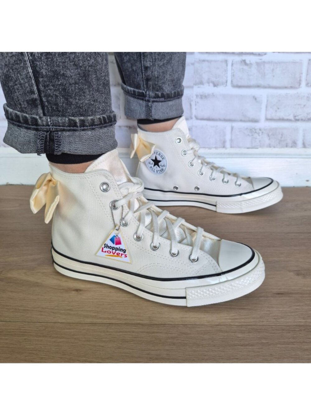 ⭐Converse Chuck 70 Bows Hi Size 8 Women's shoes Sneakers Beige A14829C⭐ - Picture 4 of 8